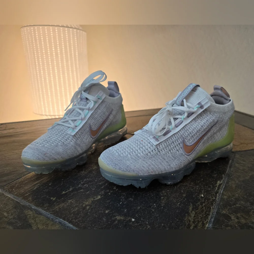 NIKE AIR VAPORMAX FLYKNIT 2021 ☆ Platinum Mint ☆ Size 7 Youth or 8.5 US Womens - Picture 4 of 9